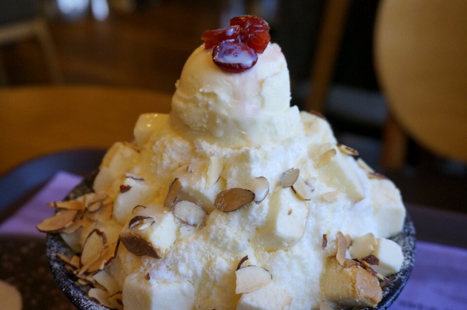 Snow ice korean desserts milk icing
