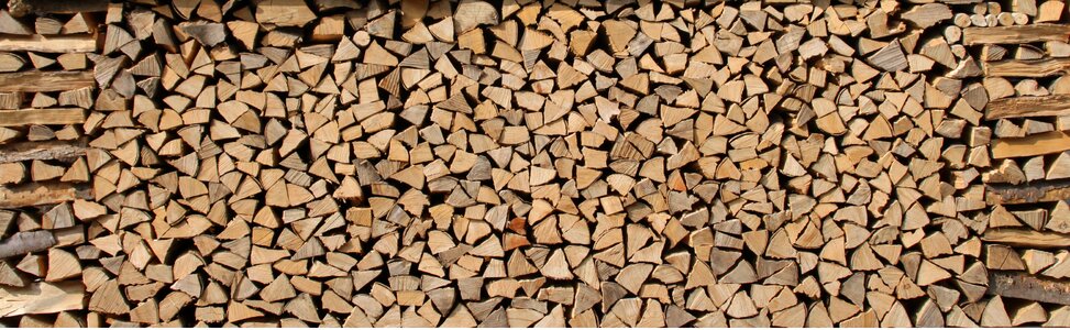 Holzstapel firewood stack strains photo