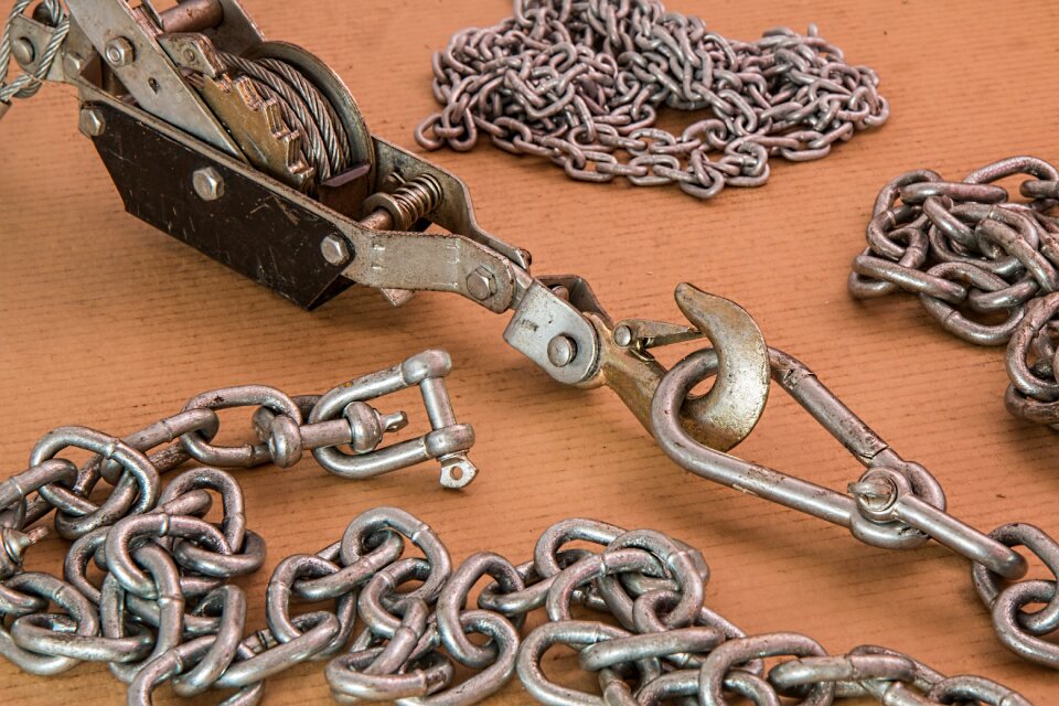 Cable chain shackle