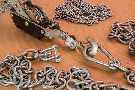 Cable chain shackle