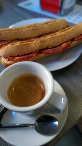 Cafe a sandwich bread
