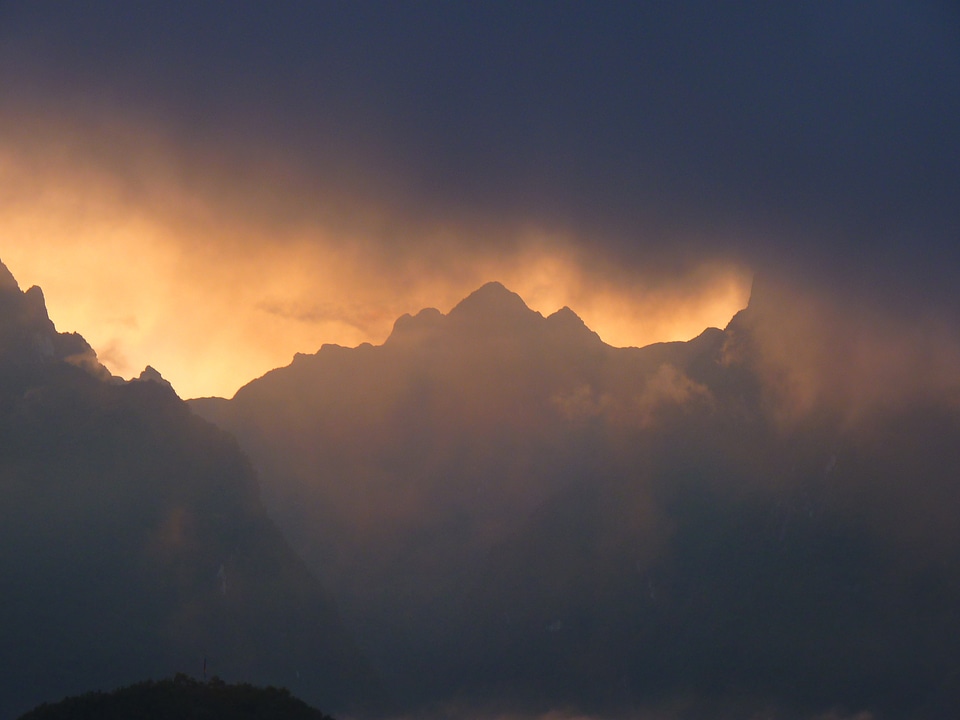 Machupicchu peru clouds