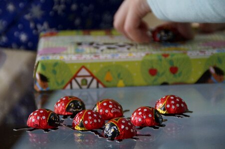 Gift unwrap child greeting