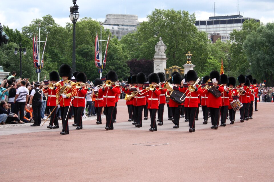 London buckingham palace changing of the guard