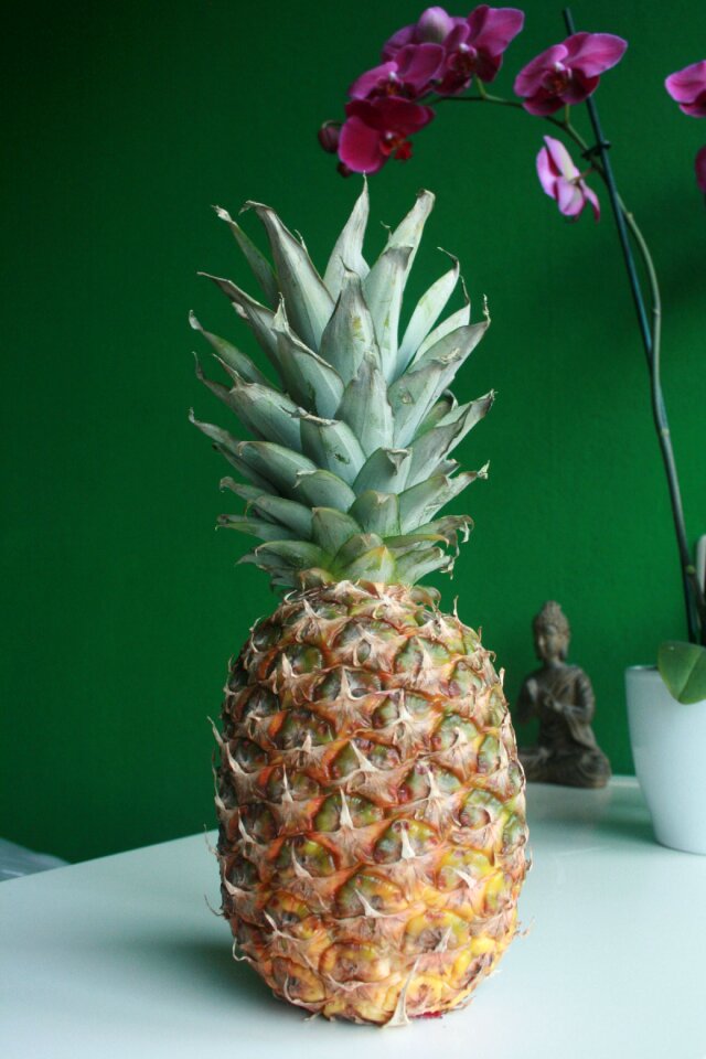 Pineapple fruit healthy