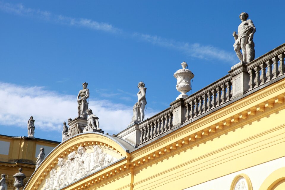 Figures architectural detail building