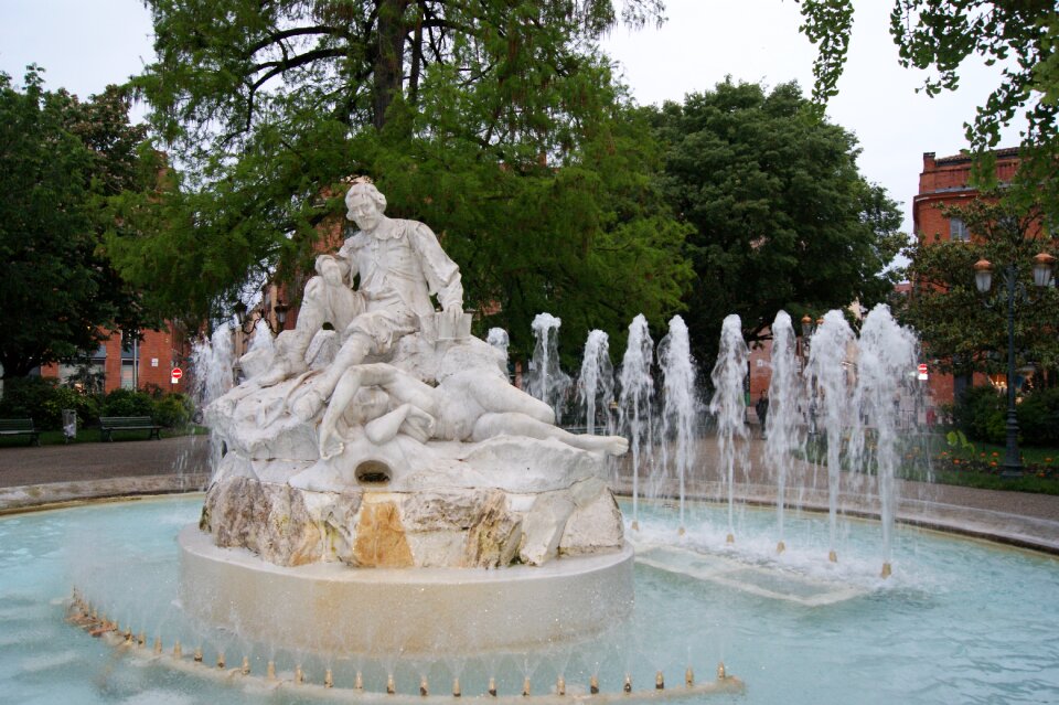 Fountain tourism monument