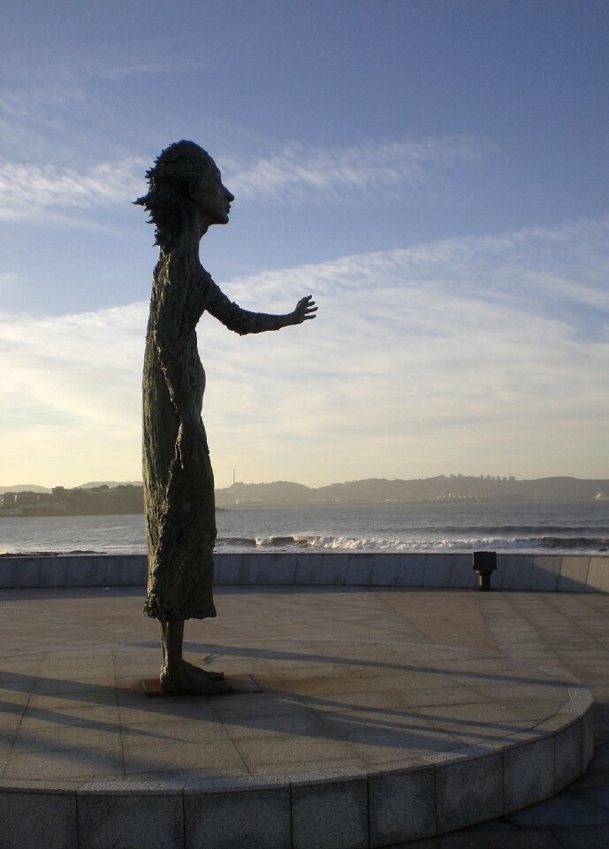 Stature woman figure