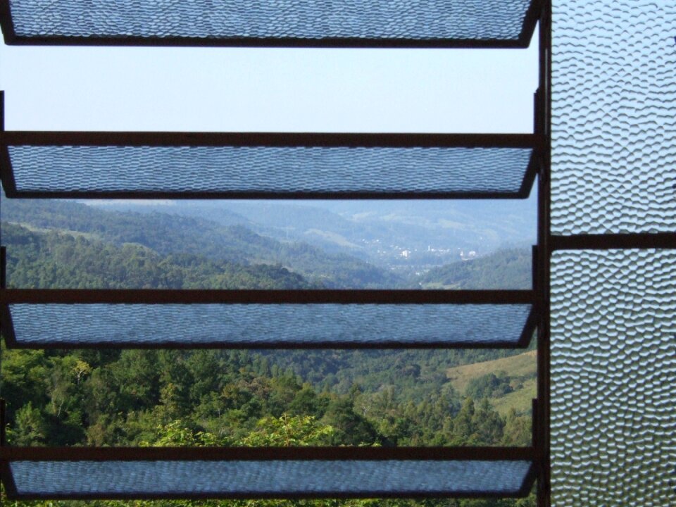 Valley mountains pane