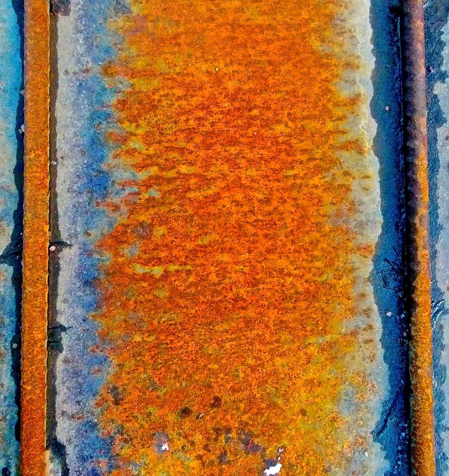 Blue metal structure