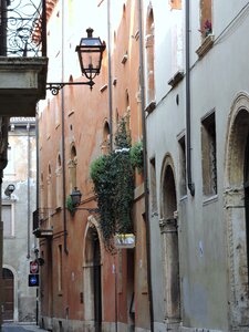 Italy lamppost construction