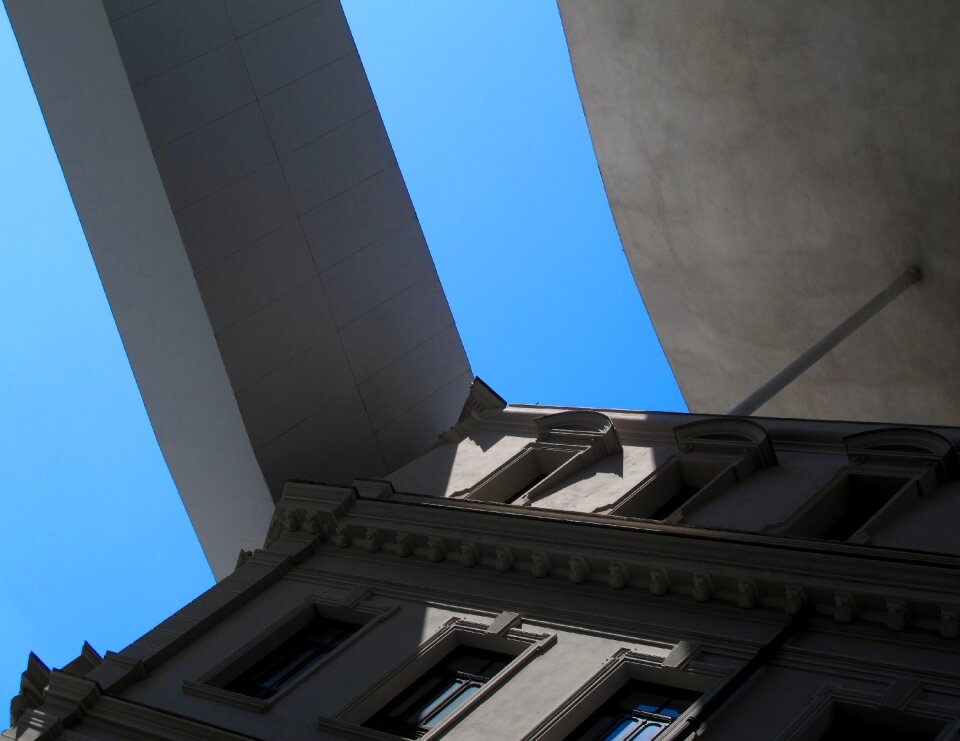 Architecture contrast museum