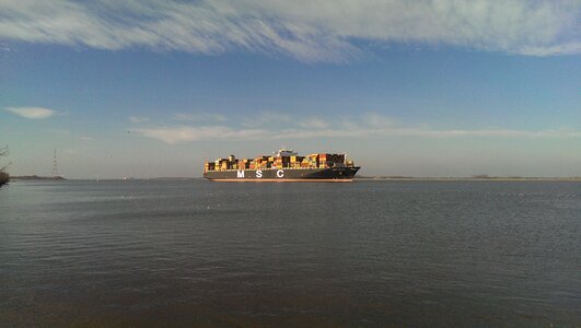 Ship hamburg shipping