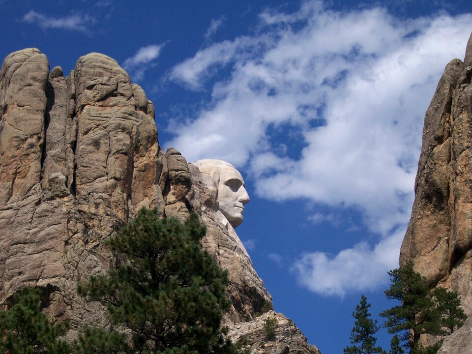 South dakota landmark sculpture
