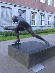 Trontheim sculpture speed skater