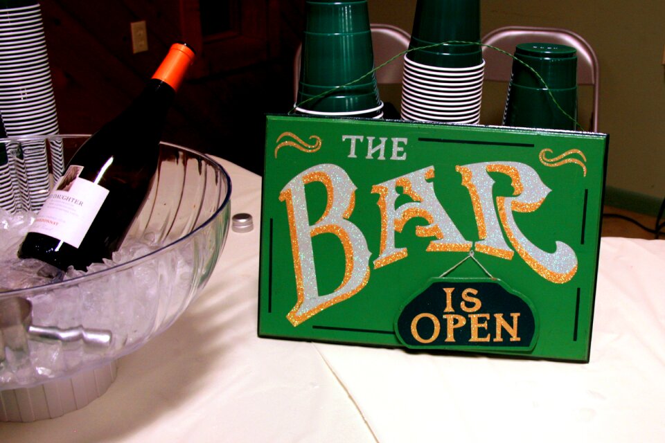 Alcohol cocktail beverage