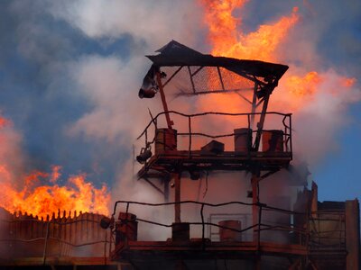 Light flame detonation