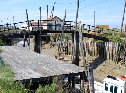 Oyster boat pontoon
