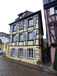 Colmar truss narrow lane