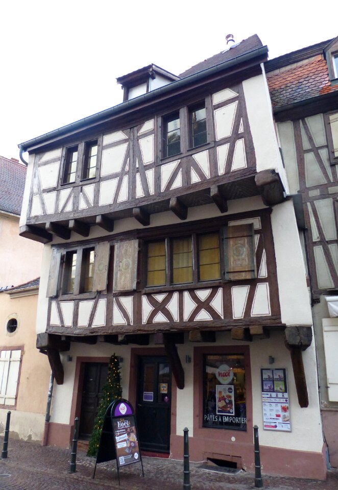 Facade truss historic center