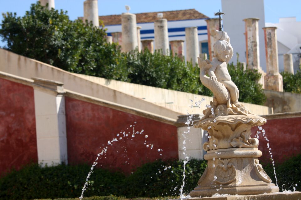 Source architecture sculpture