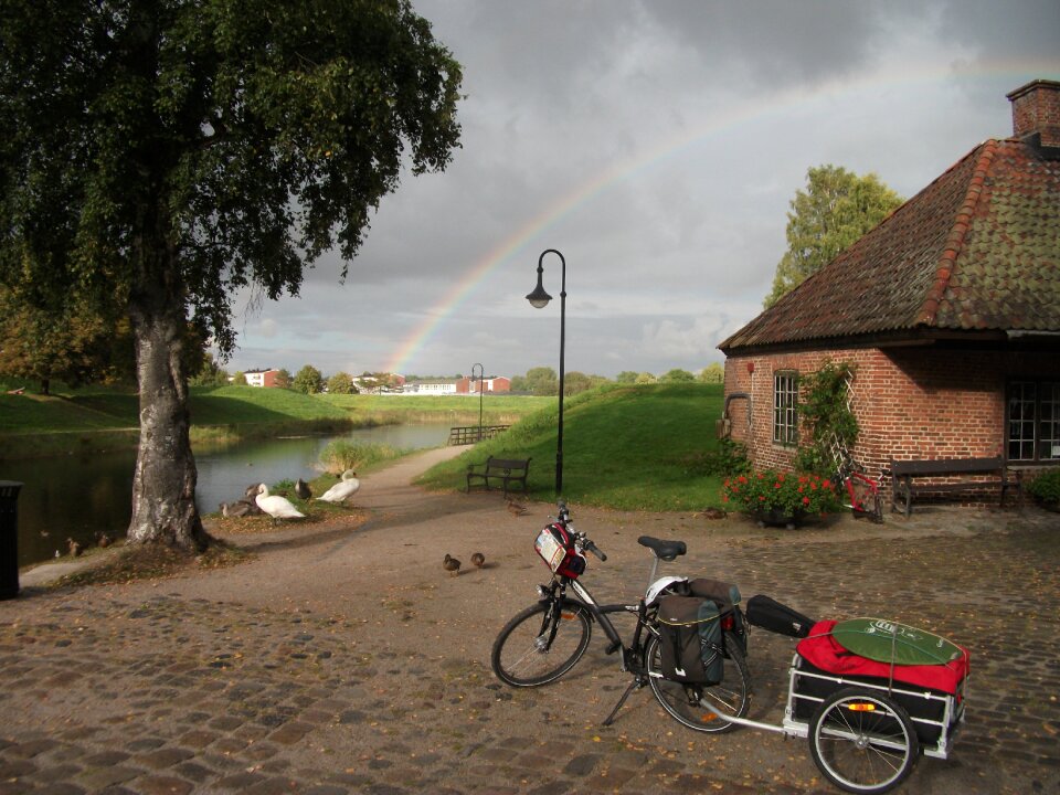 Bike arc sky