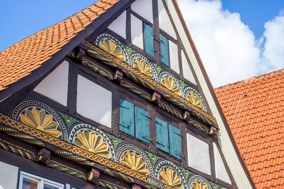 Truss architecture building