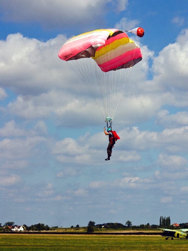 Extreme sports parachutist competition