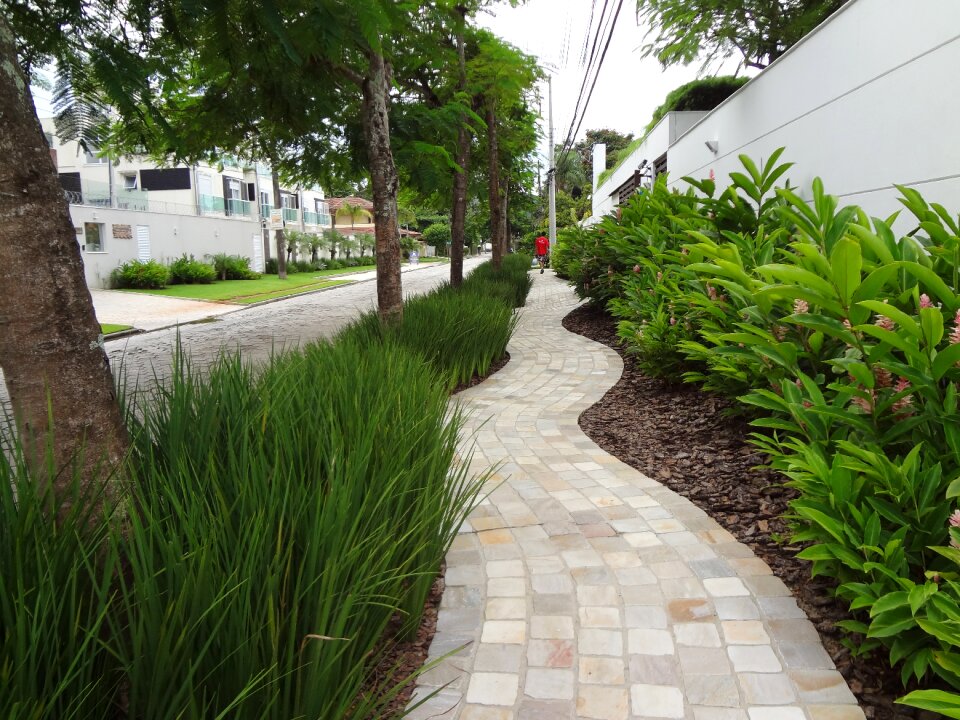 Sidewalk path ride