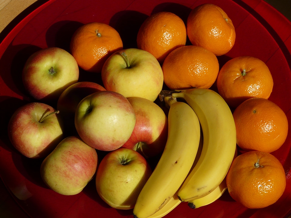 Apple bananas tangerines