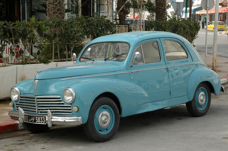 203 old car automobile
