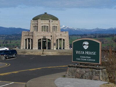 Scenic crown point vista house