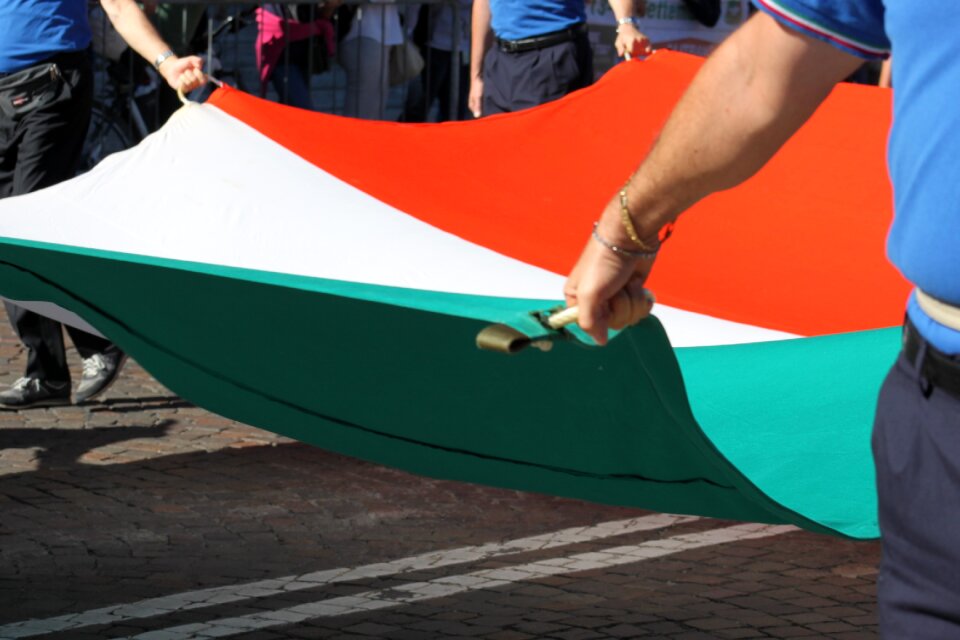 Flag italy hands