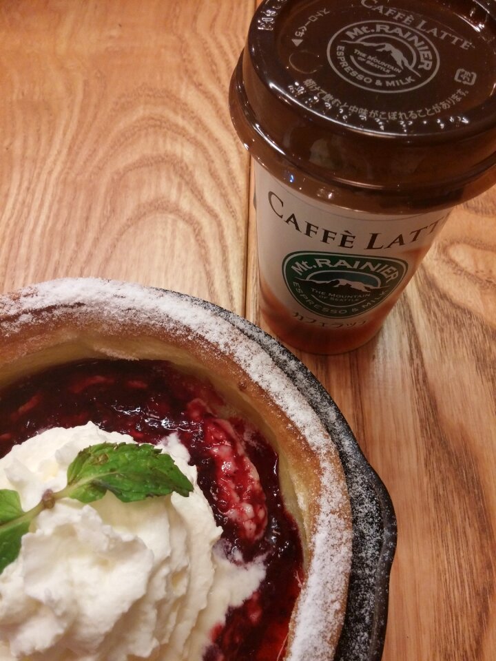 Raspberry bakery cafe