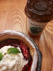 Raspberry bakery cafe