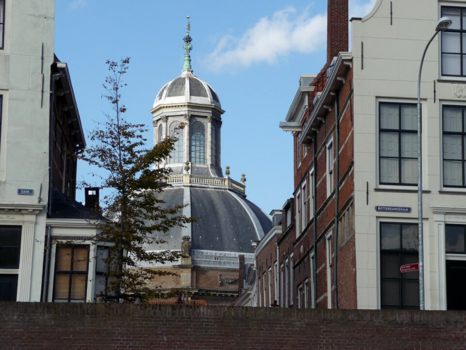 Houses building dom