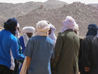 Meeting turbans desert
