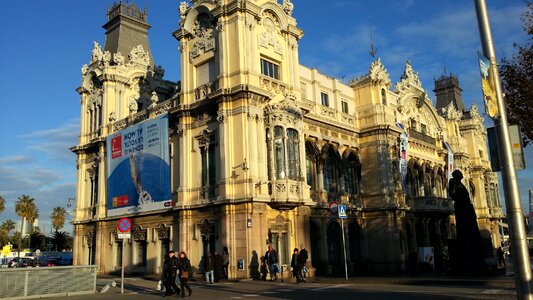 Barcelona building food