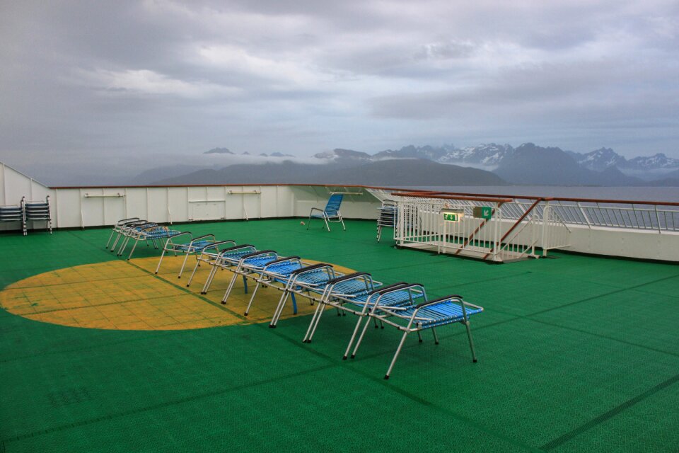 Cruise blue deck chair