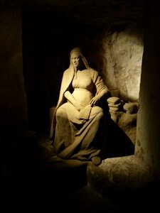 Maria cherry fog sand sculpture