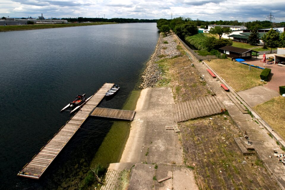 Neckar mannheim ship jetty
