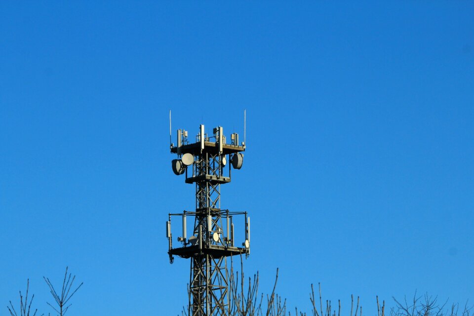 Radio relay mobile antennas