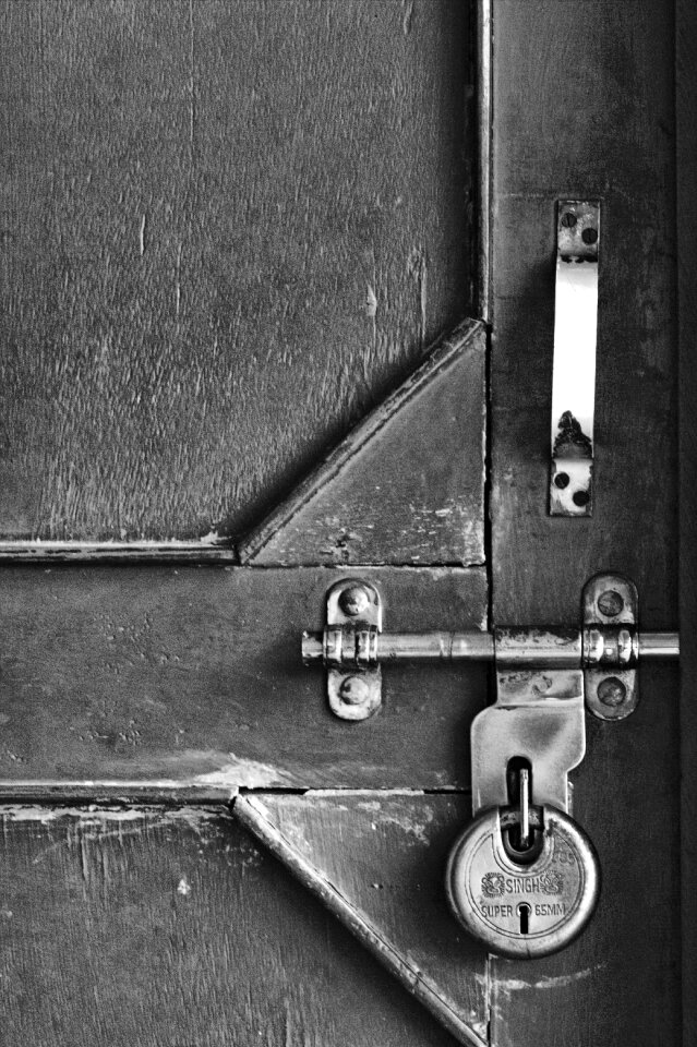 Realistic door gateway