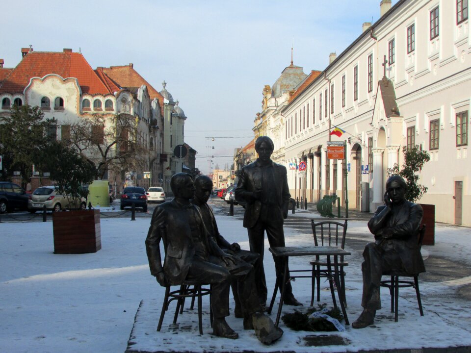 Crisana statues monument