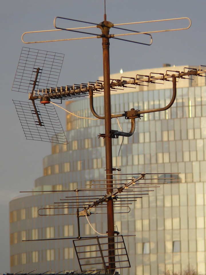 Antenna mast technology rusted