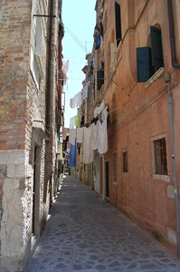 Venice alley laundry