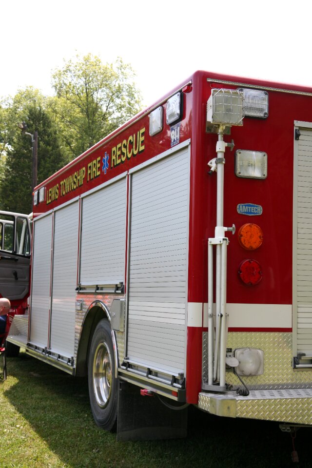 Vehicle emergency fireman
