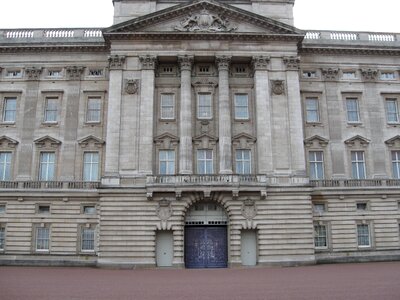 England travel building