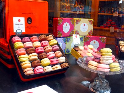 Macarons cakes colors