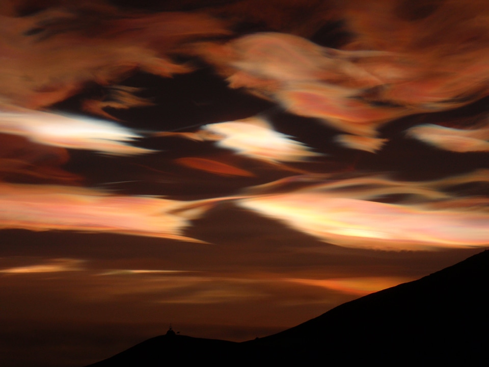 Atmosphere cirrus iridescent